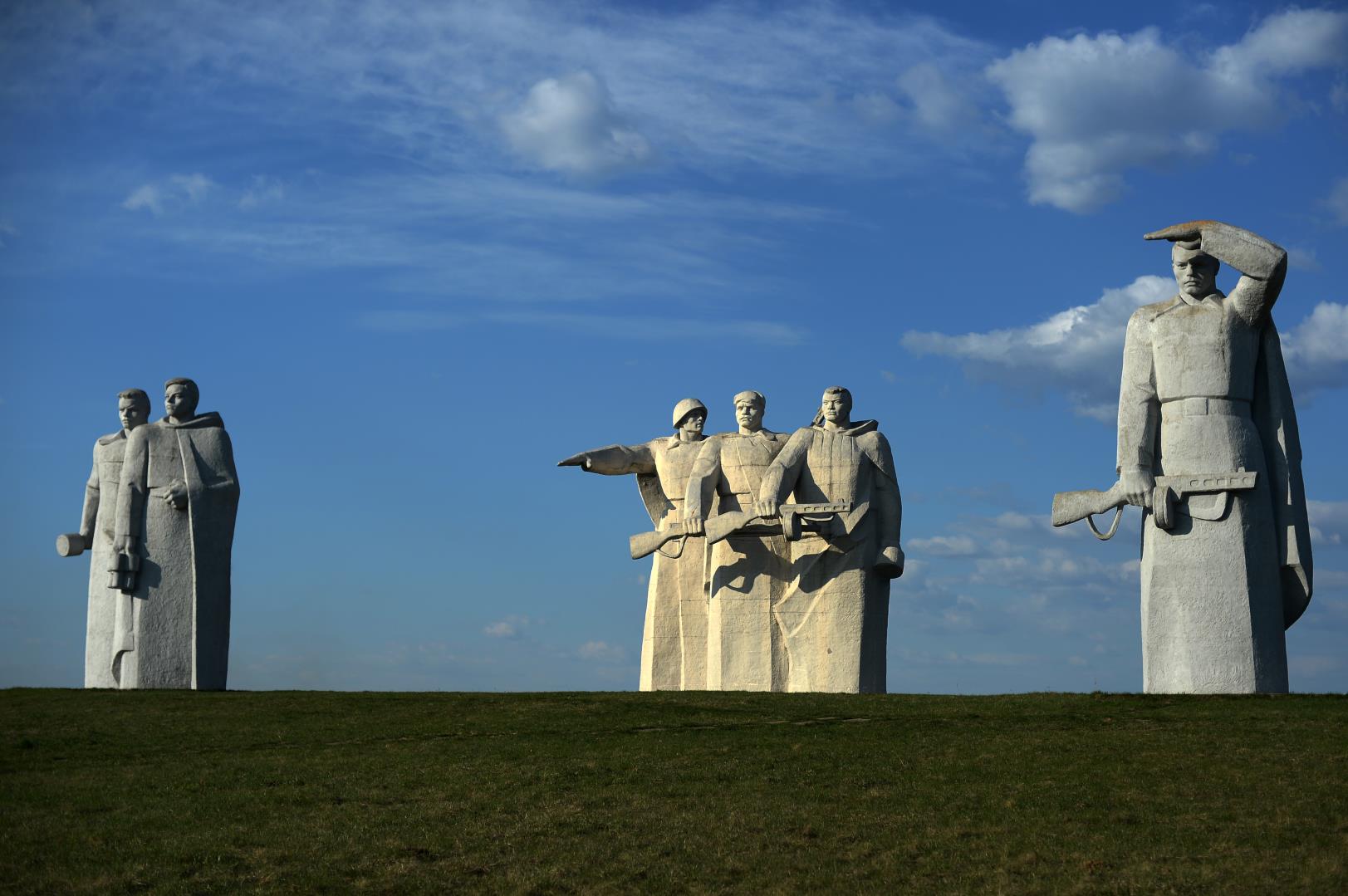 Памятник 28 панфиловцам в подмосковье фото где находится