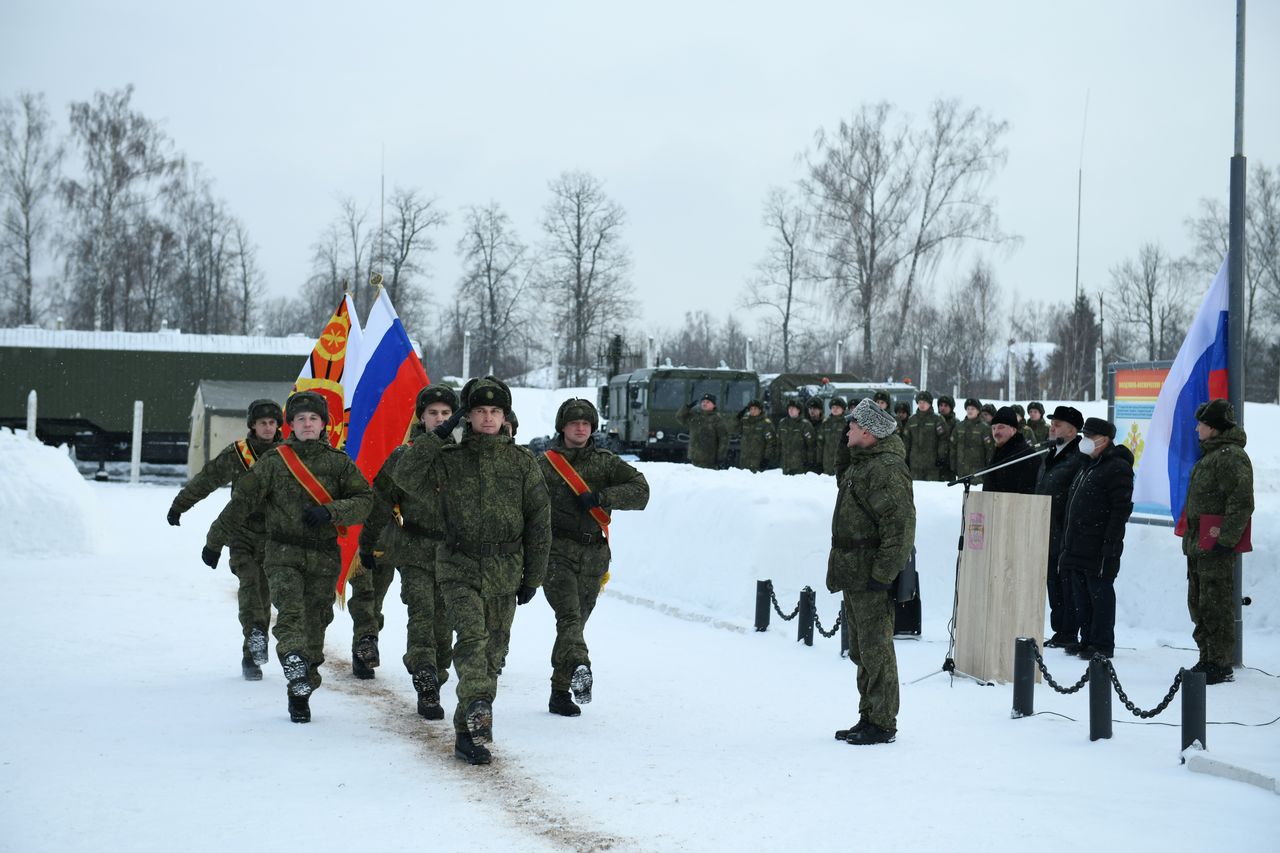 В Дмитрове заступил на боевое дежурство новый дивизион ЗРС С-400 | Радио 1