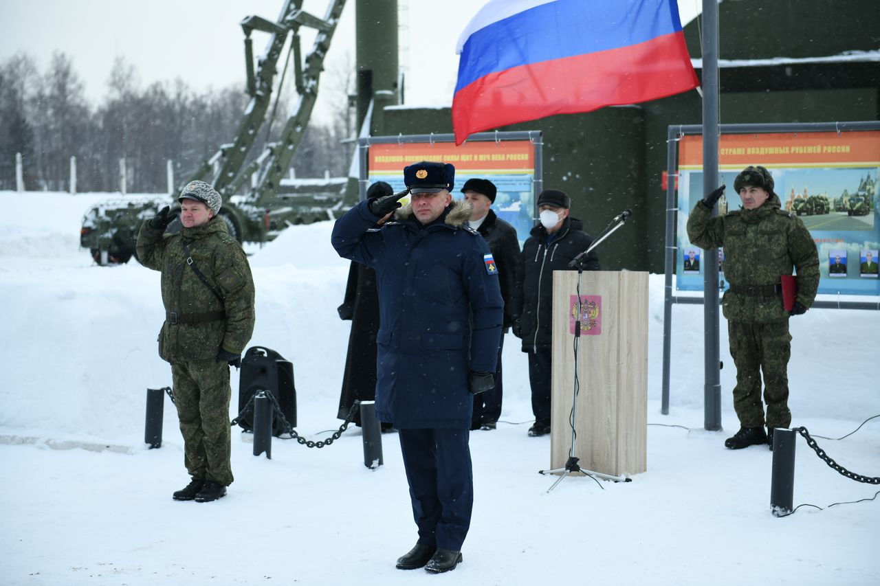 В Дмитрове заступил на боевое дежурство новый дивизион ЗРС С-400 | Радио 1