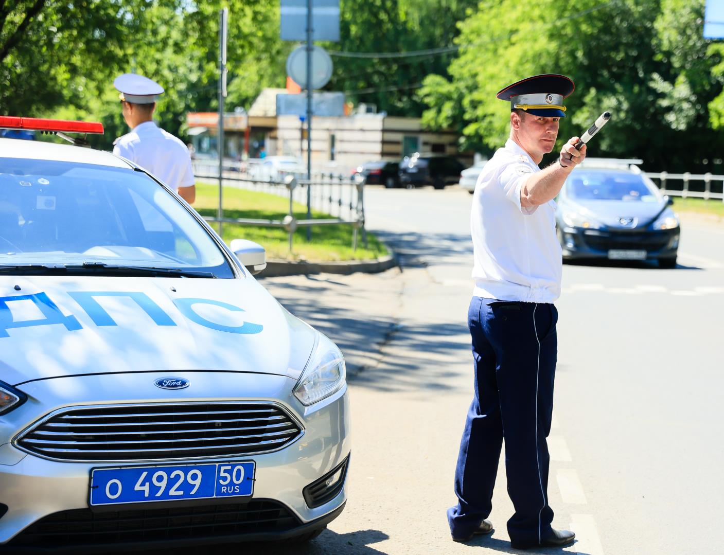 Воробьев поздравил сотрудников ГИБДД Подмосковья с профессиональным  праздником | Радио 1