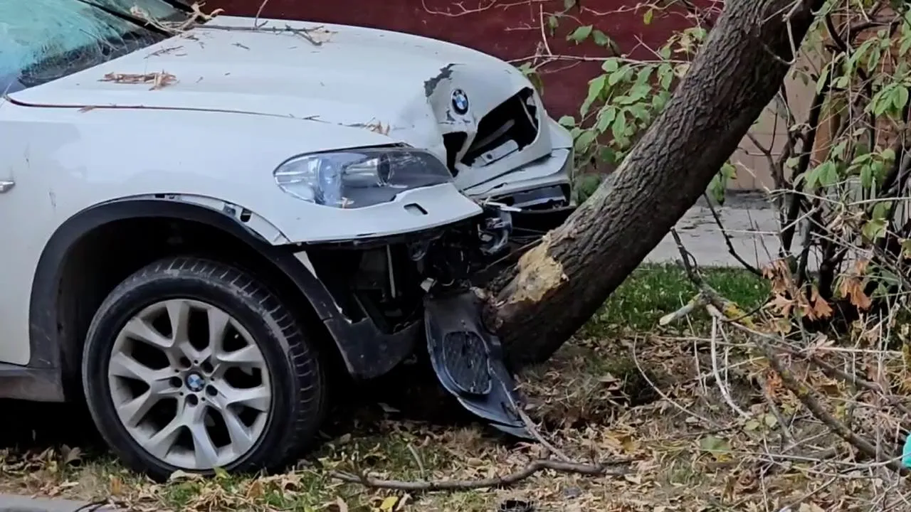 Три человека пострадали при столкновении BMW и Matiz в Москве