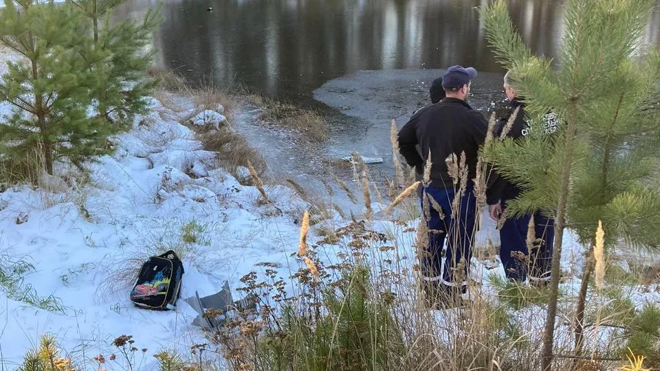 На Урале двое детей ушли на дно болота