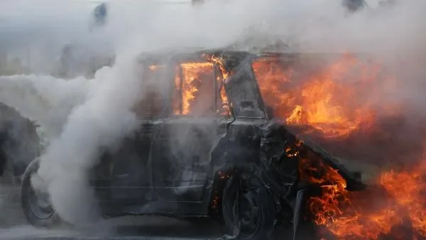 СВУ взорвалось между капотом и лобовым стеклом в машине на юго-западе Москвы