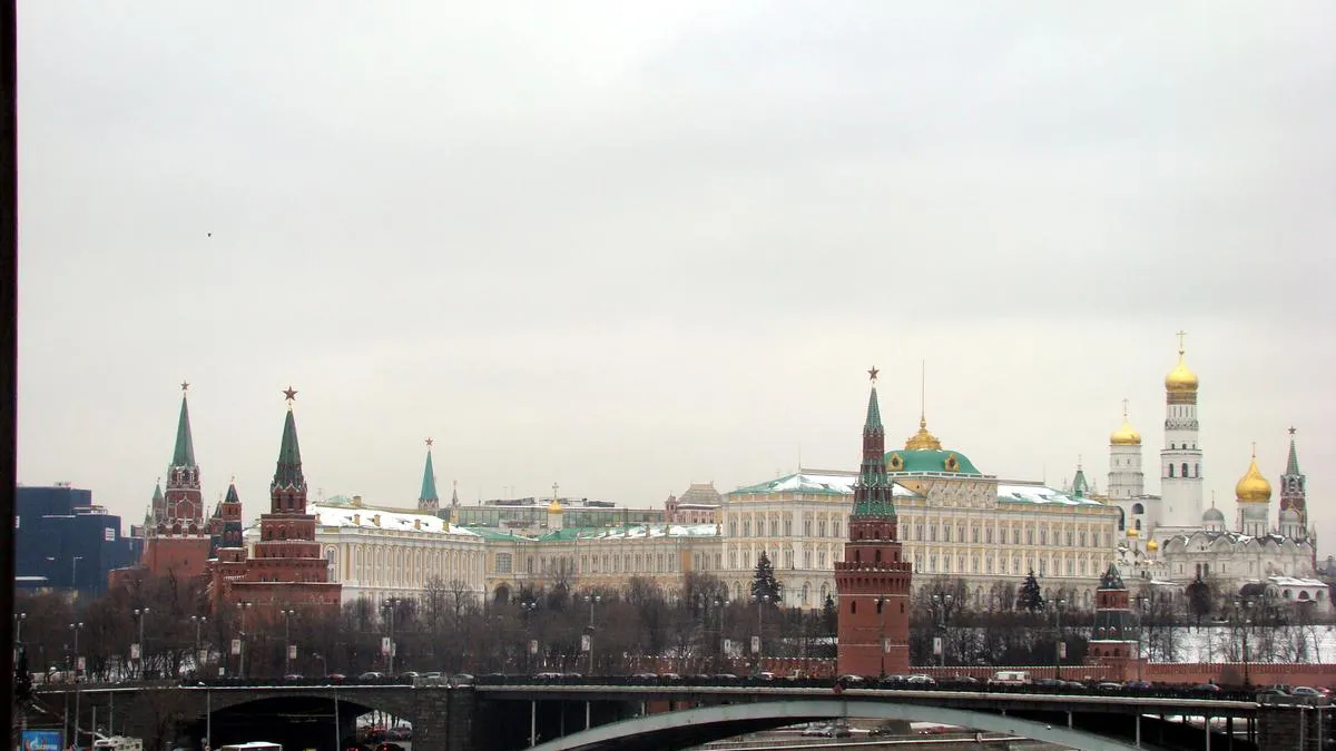 Водитель влетел в стену Гагаринского тоннеля в Москве. ДТП собрало пробку на 4 км