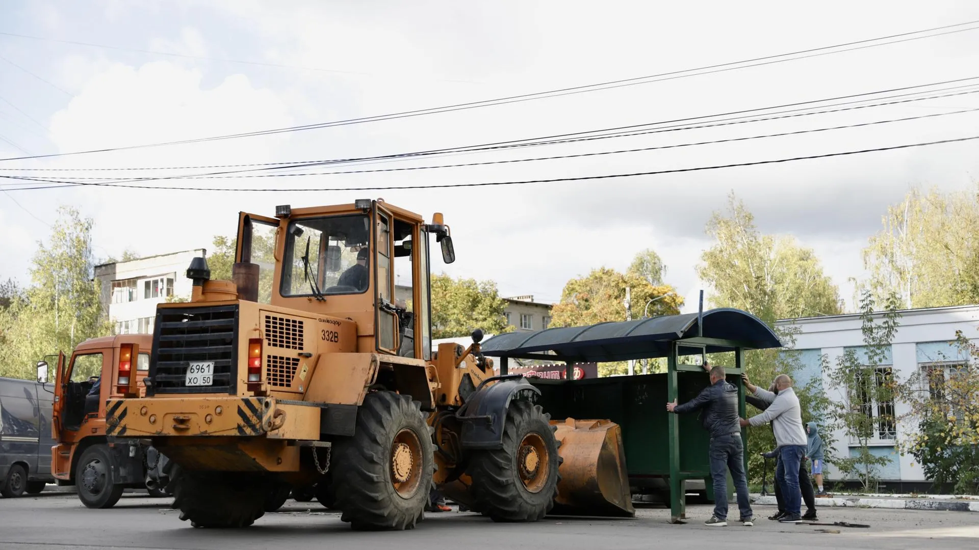 Новую автобусную остановку установили на улице Дзержинского в Солнечногорске