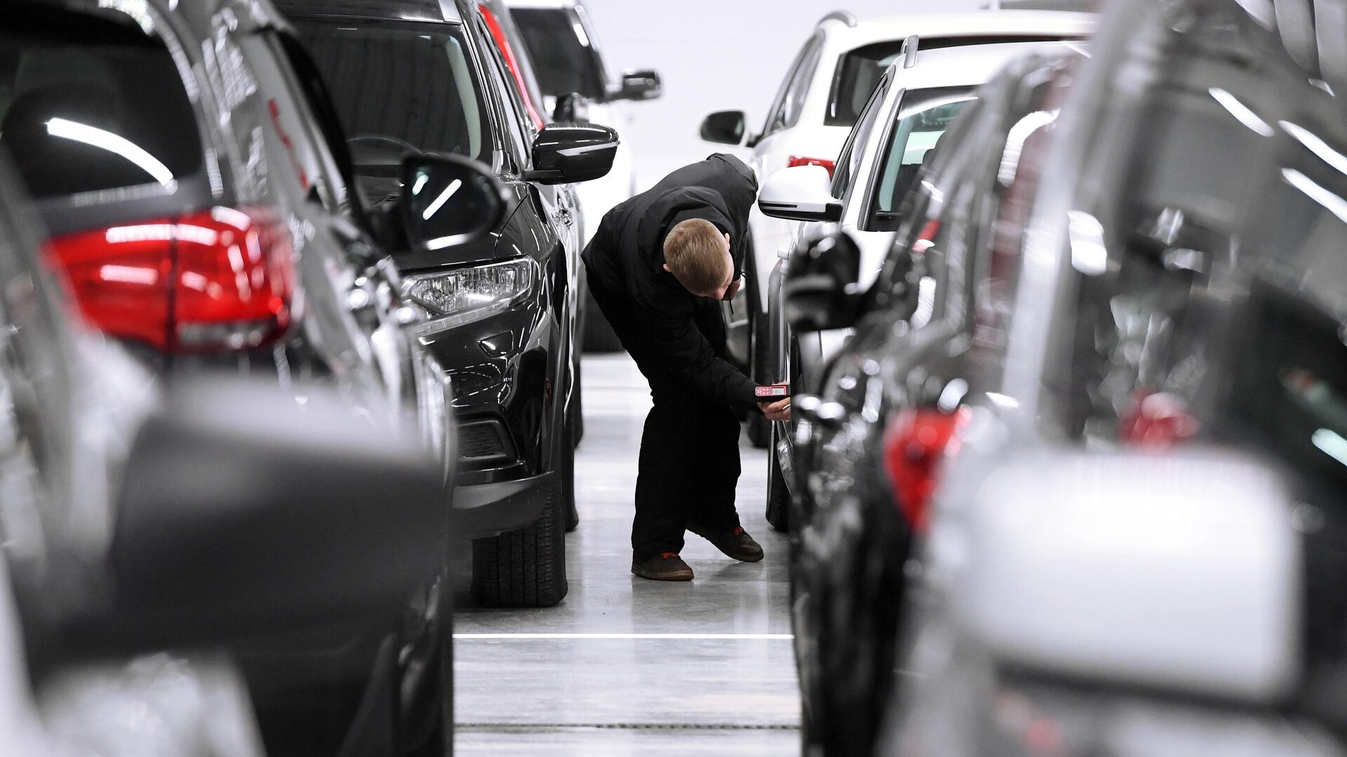 Рост цен на новые автомобили приостановился в России