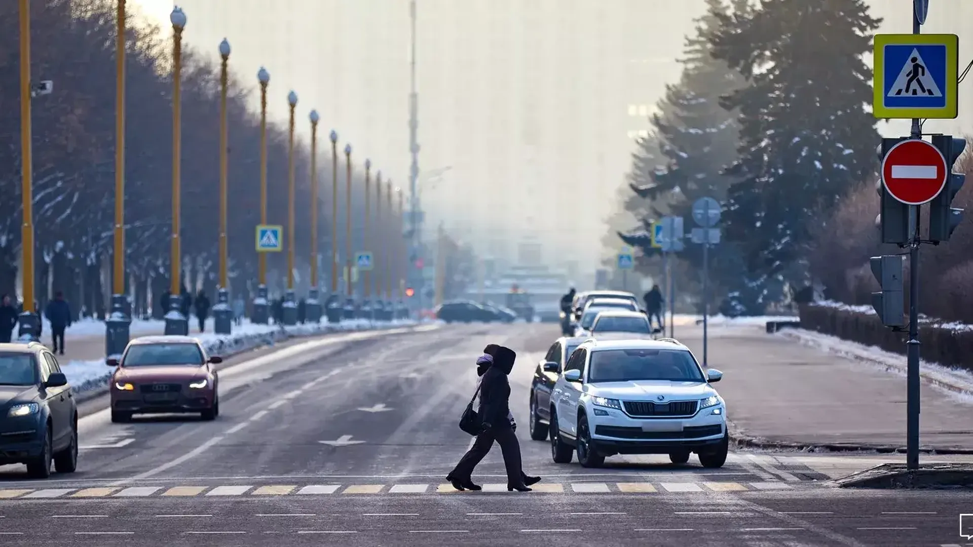 «Желтый» уровень погодной опасности продлили в Москве из-за гололедицы