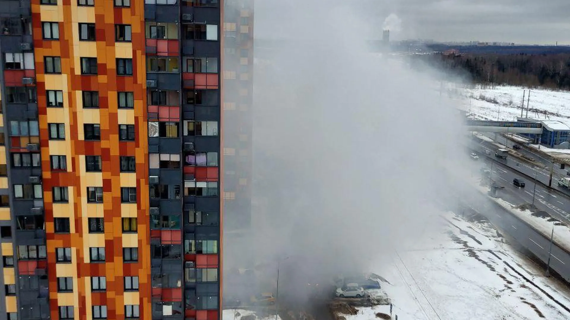 Пожар произошел в ЖК «Кленовые аллеи» в Москве