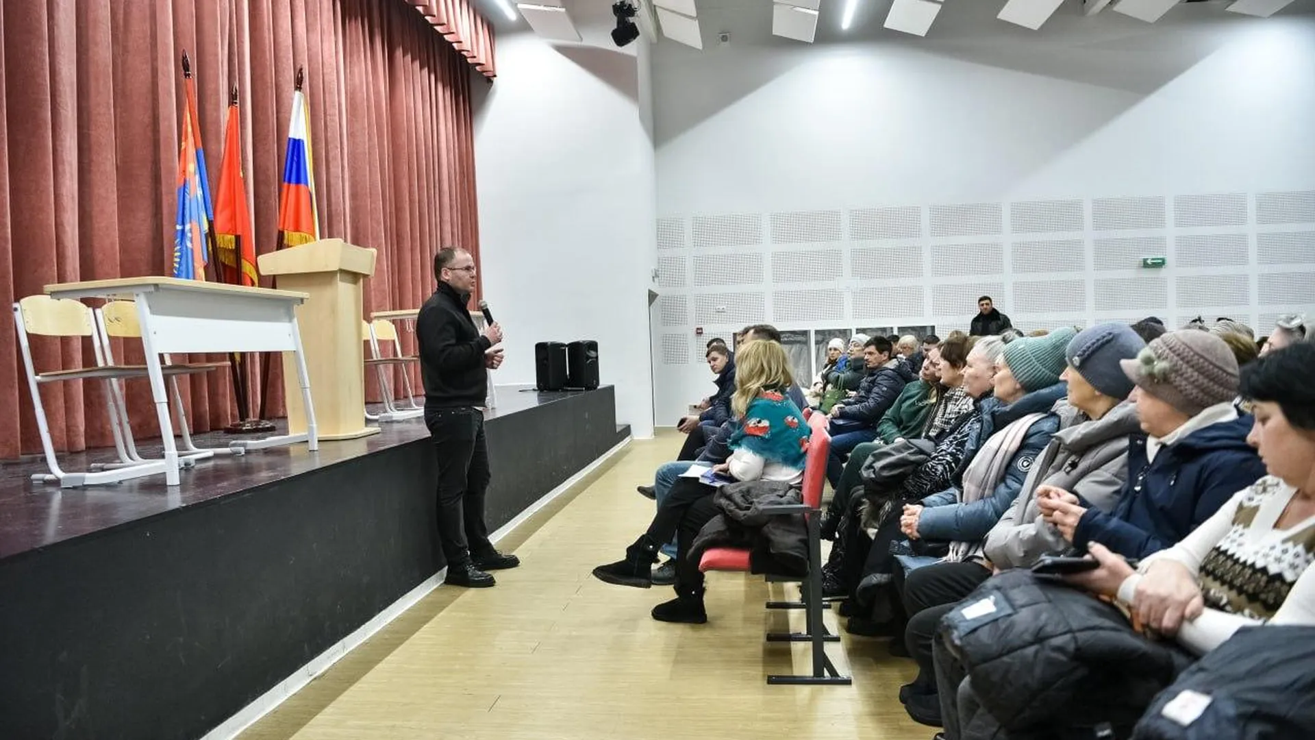 Выездная встреча администрации с жителями микрорайона 1 Мая прошла в Балашихе