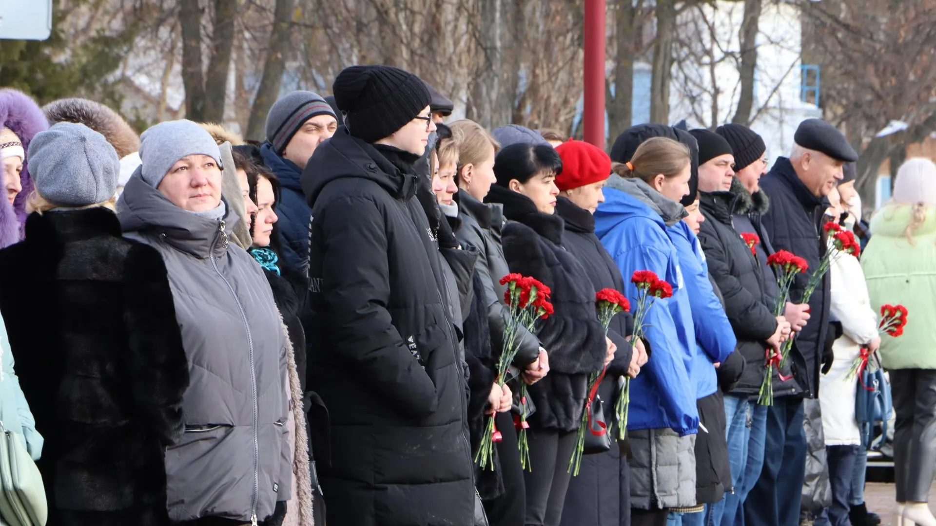 Жители Серебряных Прудов почтили память земляка — героя Сталинградской  битвы Василия Чуйкова | Российские новости - 360tv News