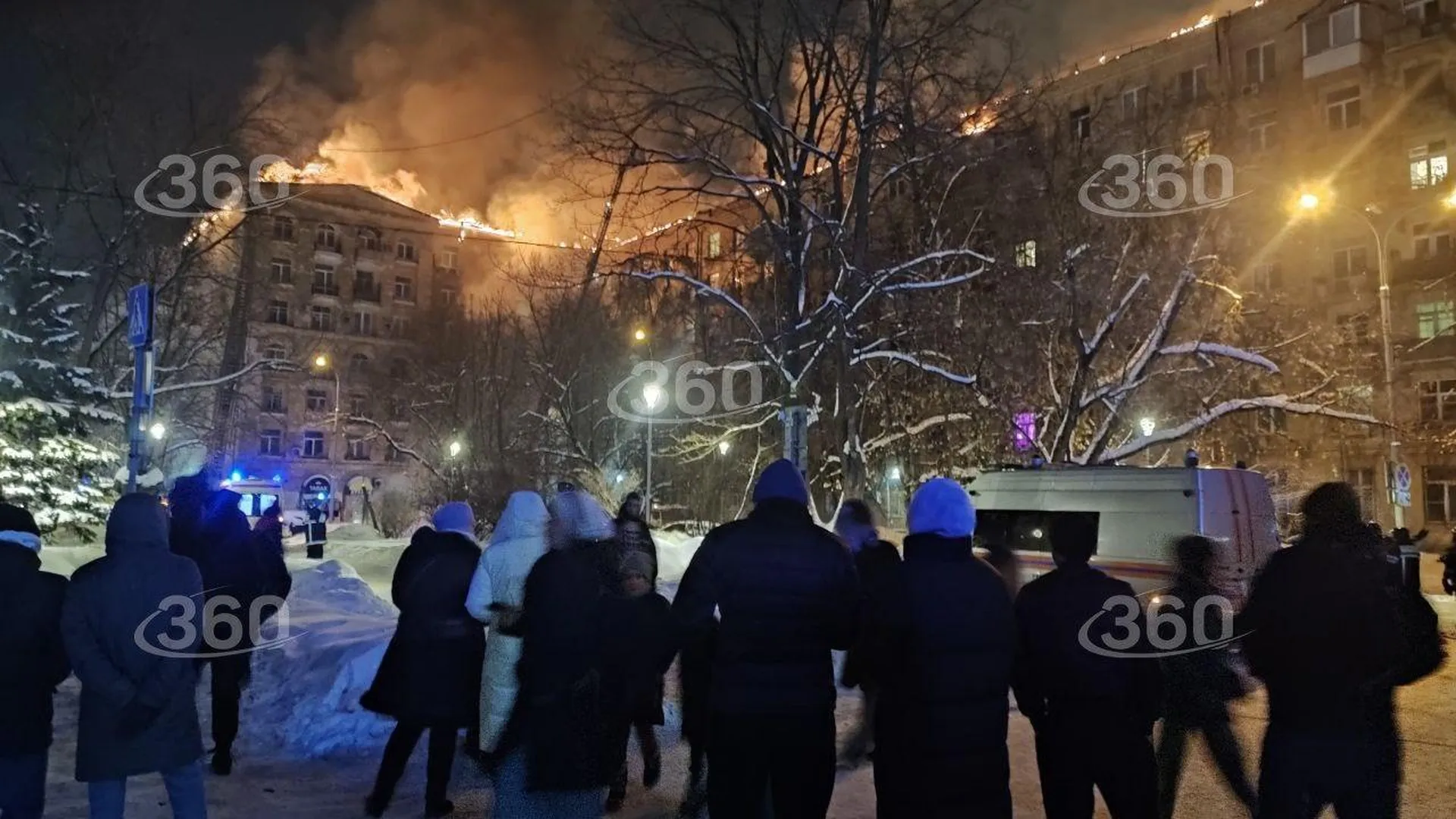 Пожарные ликвидировали возгорание жилого дома на севере Москвы | Российские  новости - 360tv News