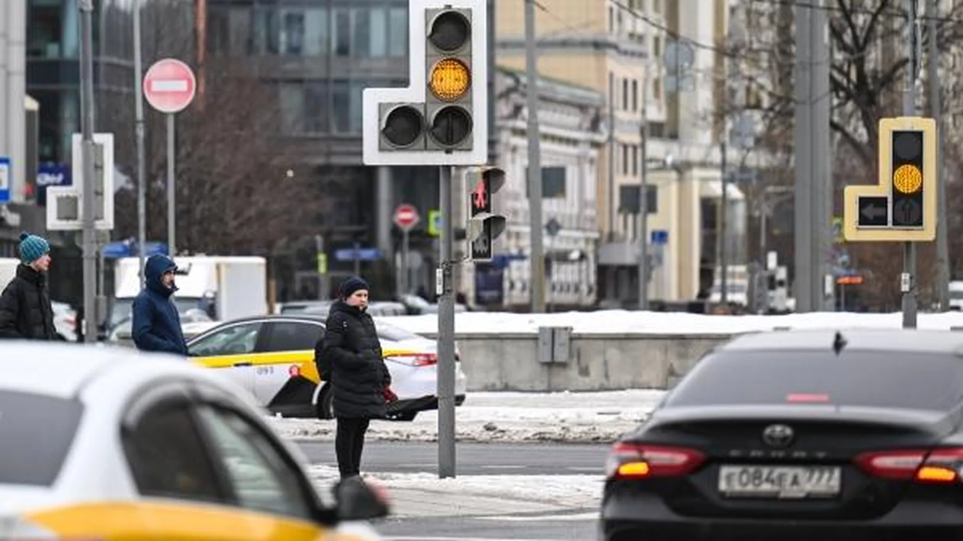 Светофоры с новой функцией для пешеходов начали тестировать в Москве |  Российские новости - 360tv News