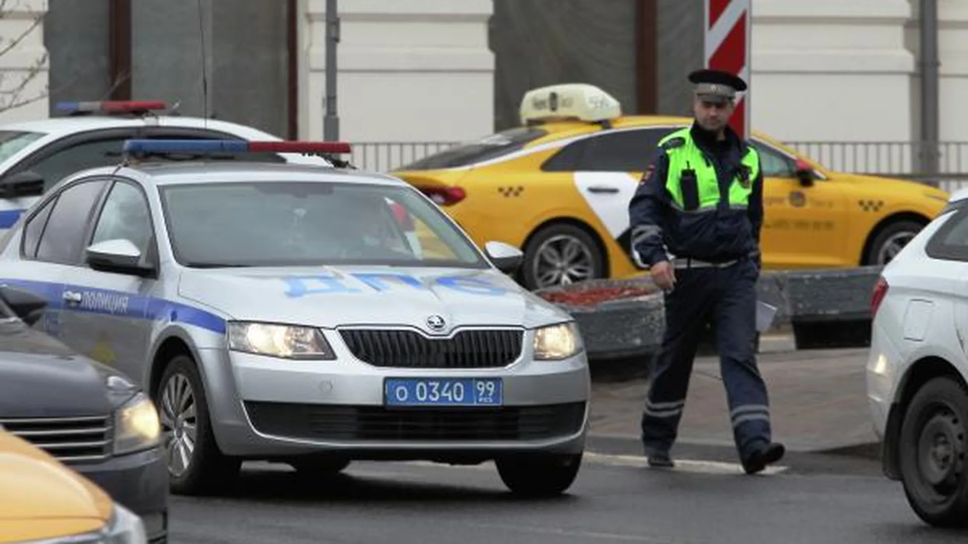 Угонщики в Чувашии закрыли владельца Lada Granta в багажнике и попали в ДТП  | Российские новости - 360tv News