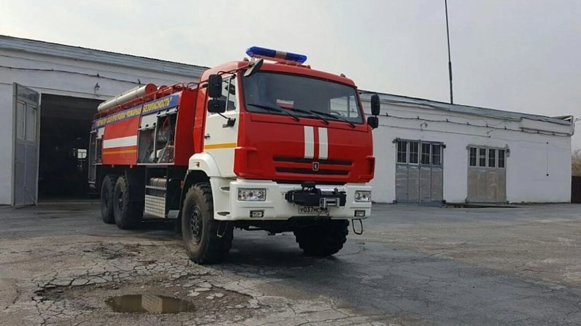 Начальник ростовского МЧС угнал пожарную машину в назидание подчиненным |  Российские новости - 360tv News