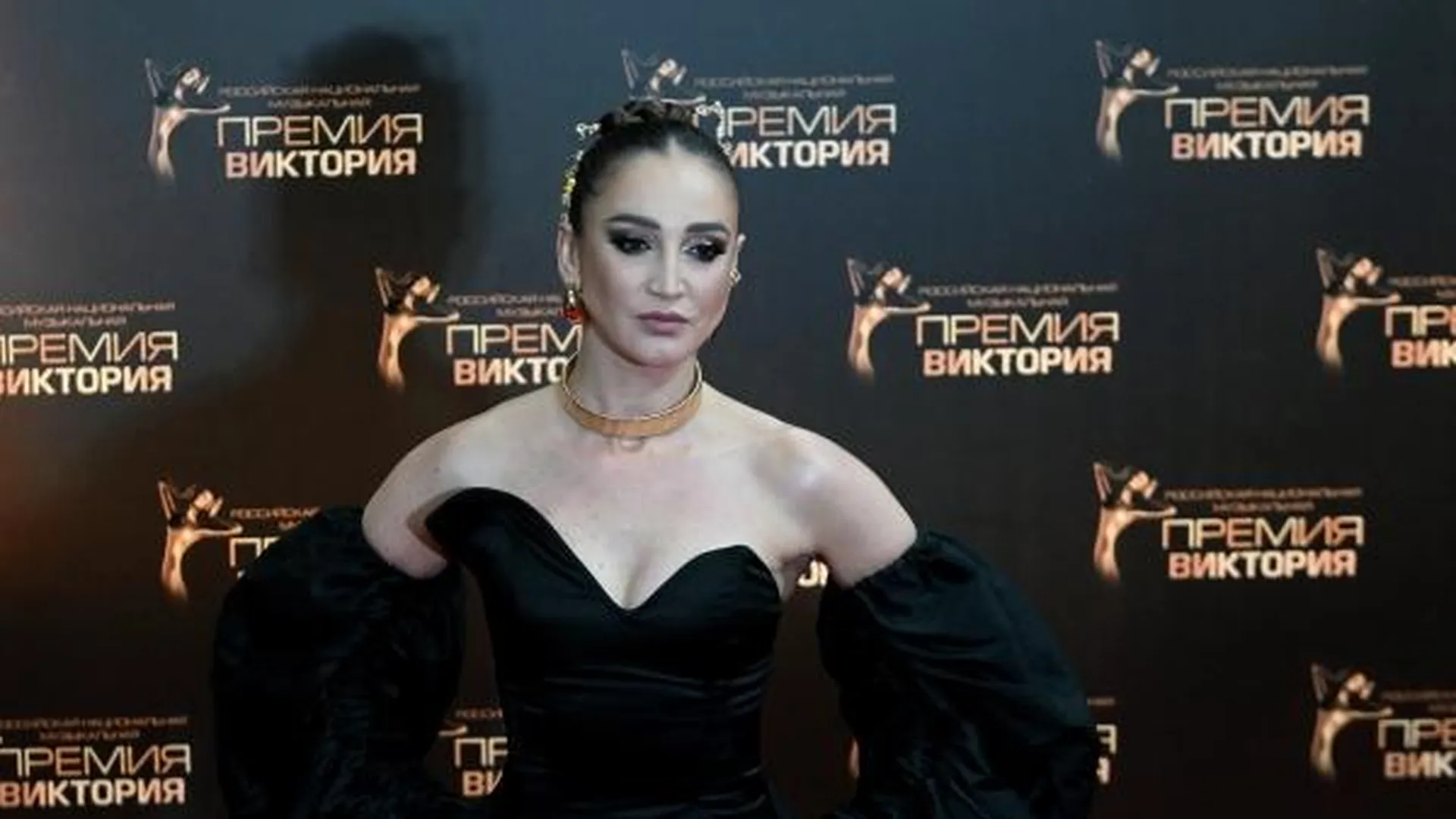 Бузова в очередной раз эпатировала публику на вручении премии «Жара Music  Awards» | Российские новости - 360tv News