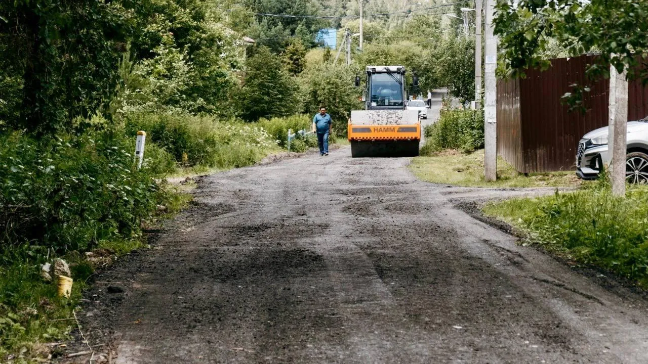 Ремонт кровли жилого дома завершили на Красной улице в Солнечногорске |  Российские новости - 360tv News