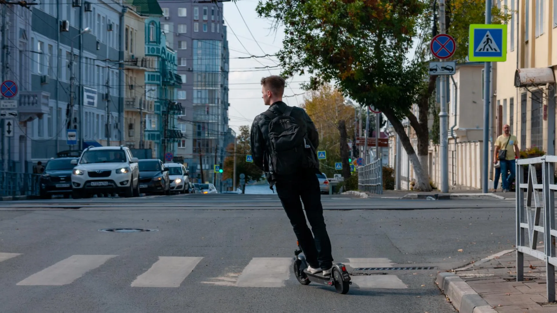 «Пешеходы не защищены». Безнаказанность самокатчиков назвали большой проблемой