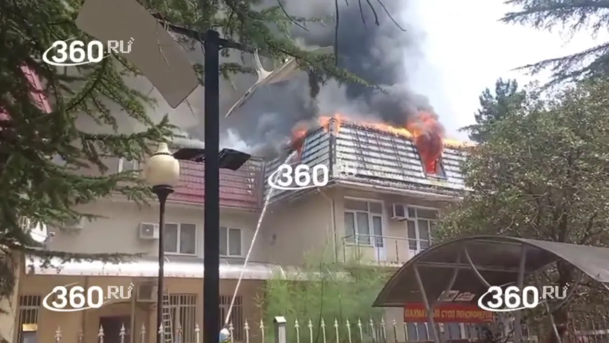 Появилось новое видео с места смертельного крушения самолета в Камском  Устье | Российские новости - 360tv News