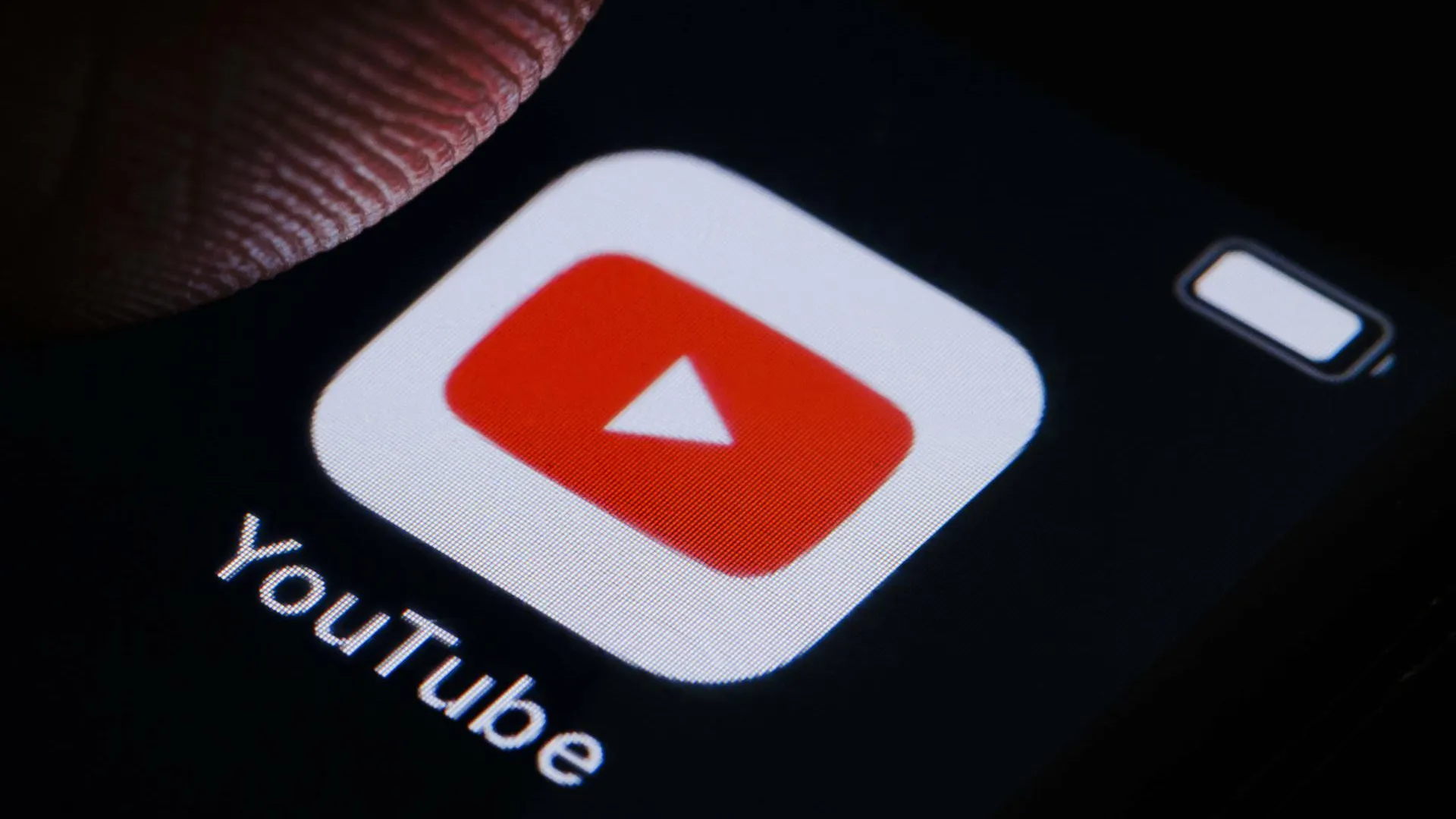 «Ничего вразрез законам». Россиян успокоили после угрозы блокировки YouTube