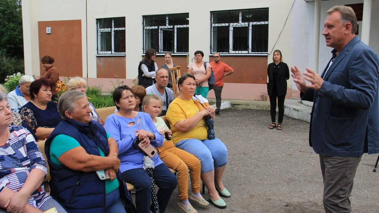 Глава Зарайска принял участие в выездной встрече с жителями села Макеево